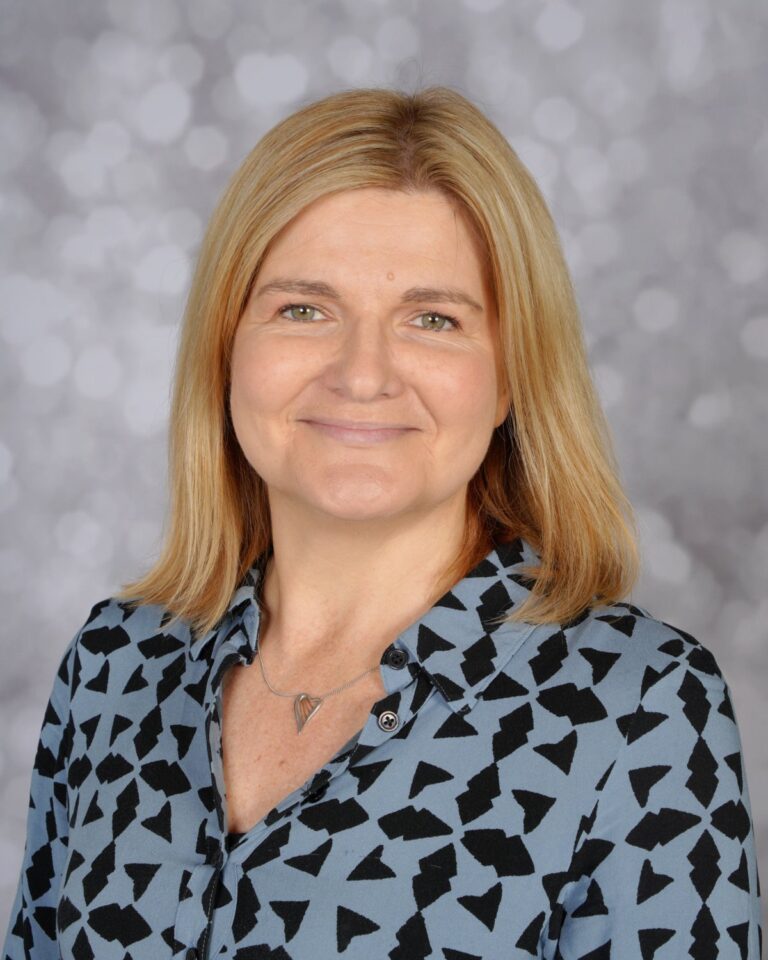 Ms Helen Reynolds (3)